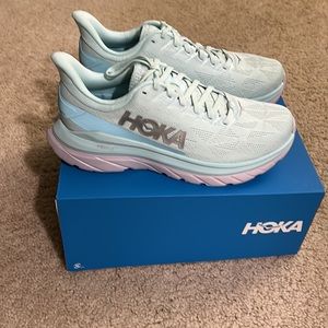 Hoka Mach 4 running shoes